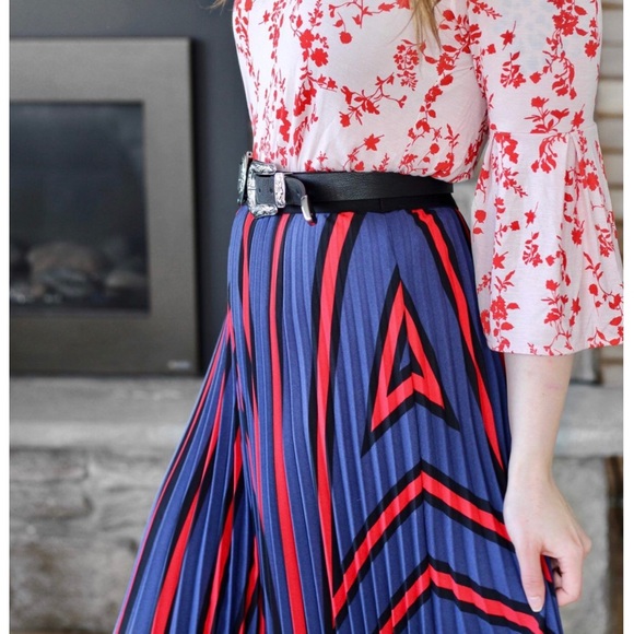 white tulle pom pom skirt